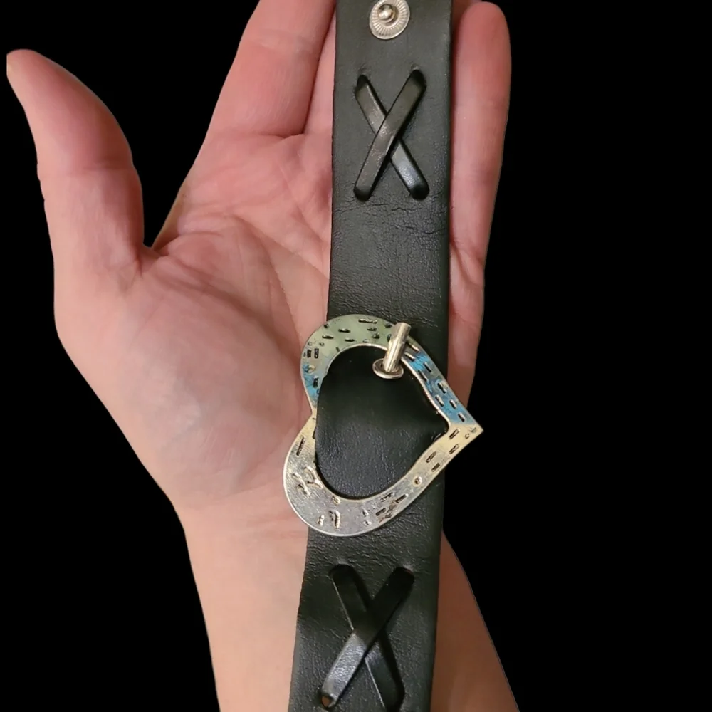 Bracelet heart buckle